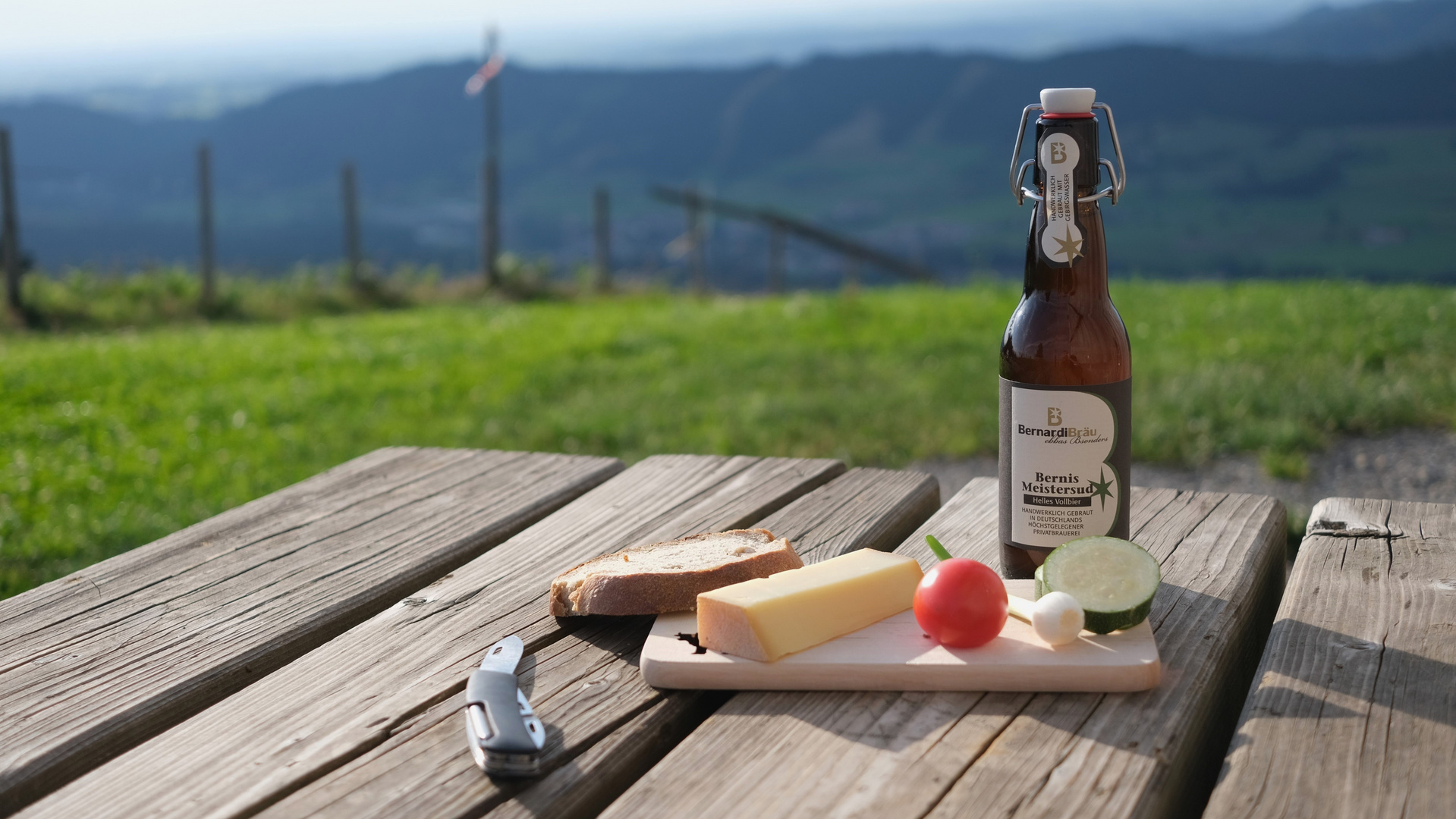 Brotzeit mit Feierabendbier