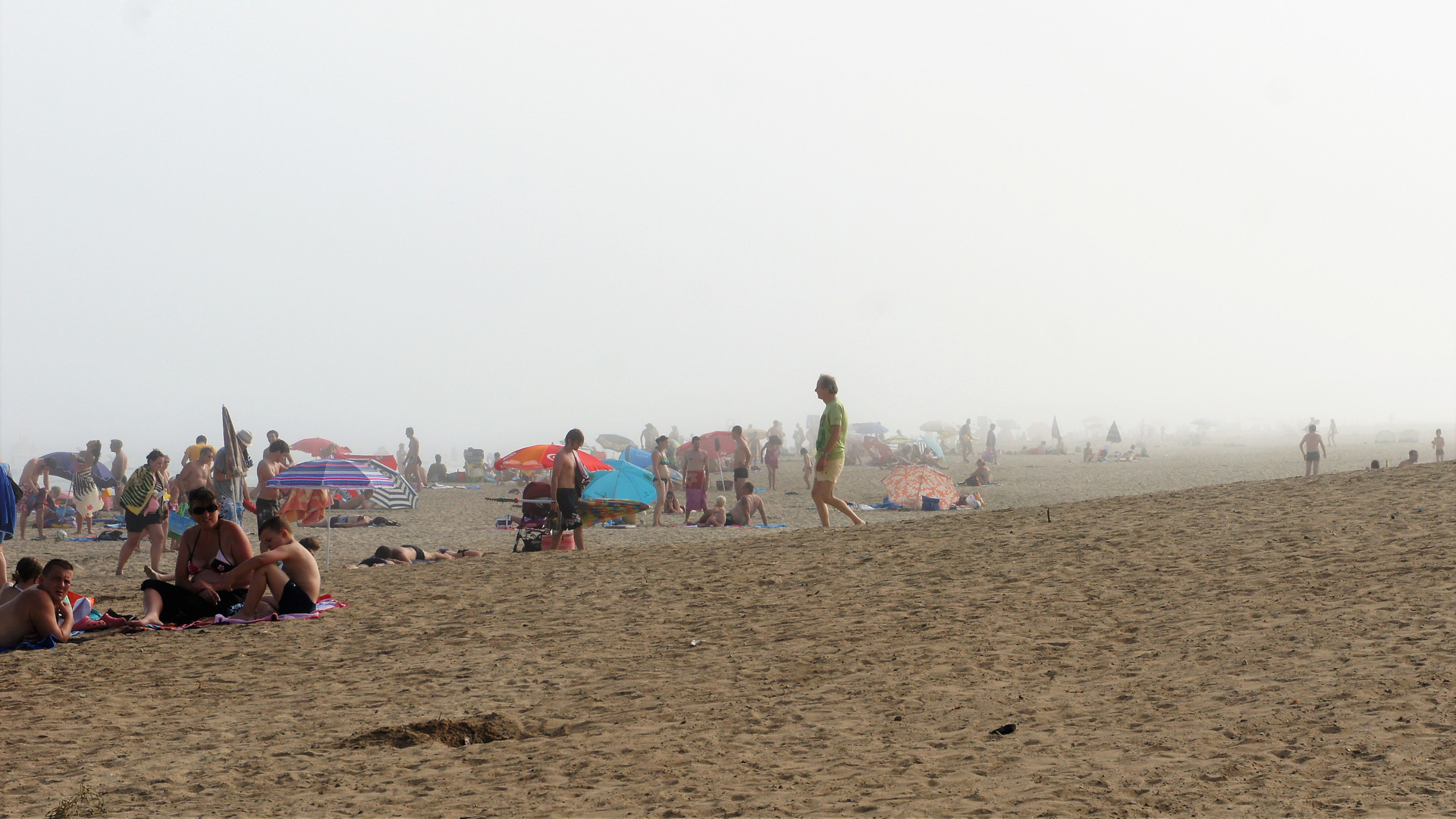 Brouillard sur la plage