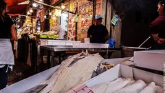 Browsing the old markets # 1