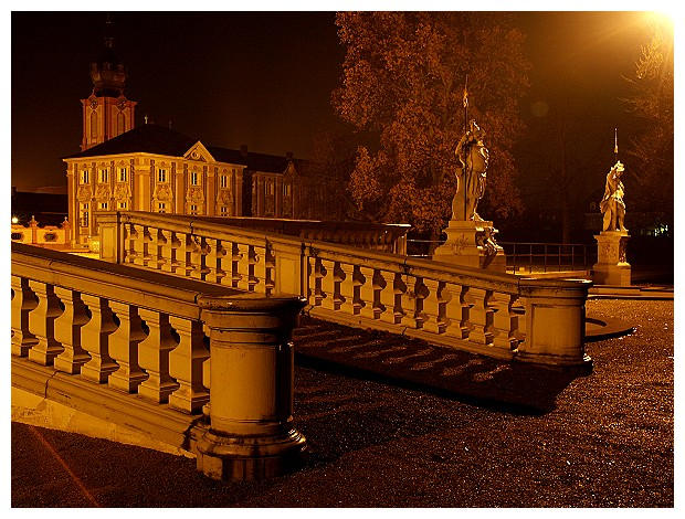 Bruchsaler Schlosspark bei Nacht