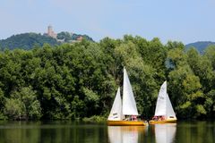 Bruchsee bei Heppenheim mit Starkenburg