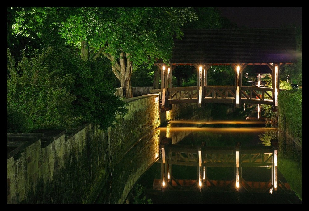 Brucke bei Nacht