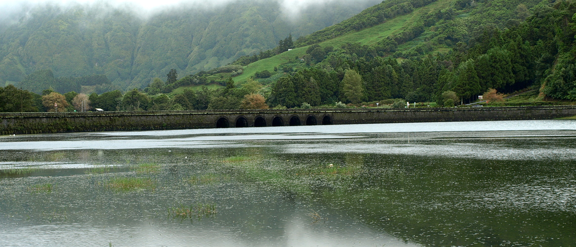 Brucke bei Sete Cidades ( Sao Miguel )