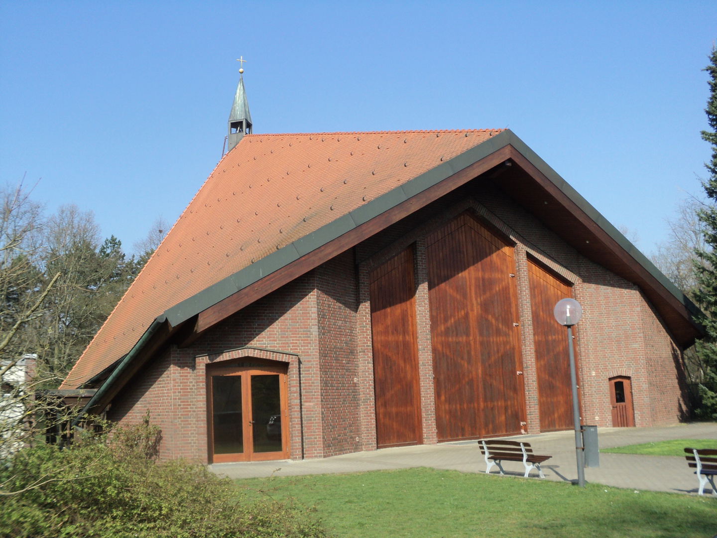 Bruder Klaus Kirche Eingangsseite