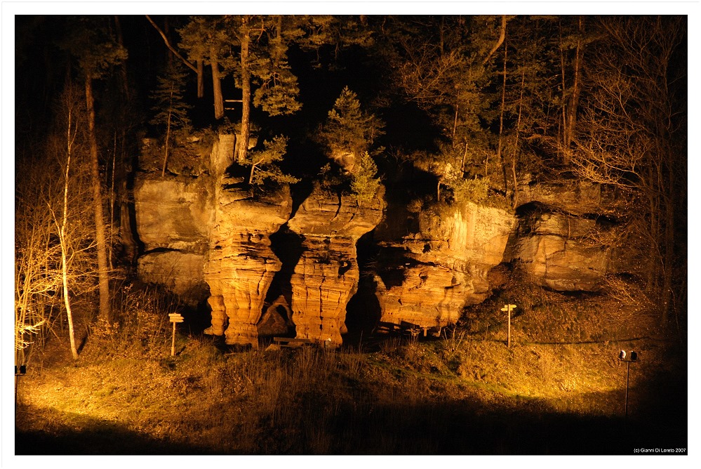 Bruderfelsen bei Nacht