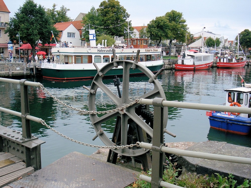 Brücke am Alten-Strom in Warnemünde