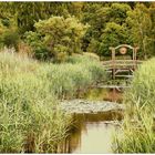 Brücke am Bachlauf mit Klangkörper