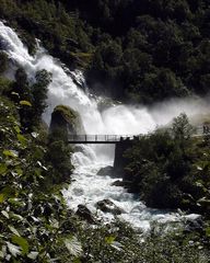 Brücke am Briksdalsbreen