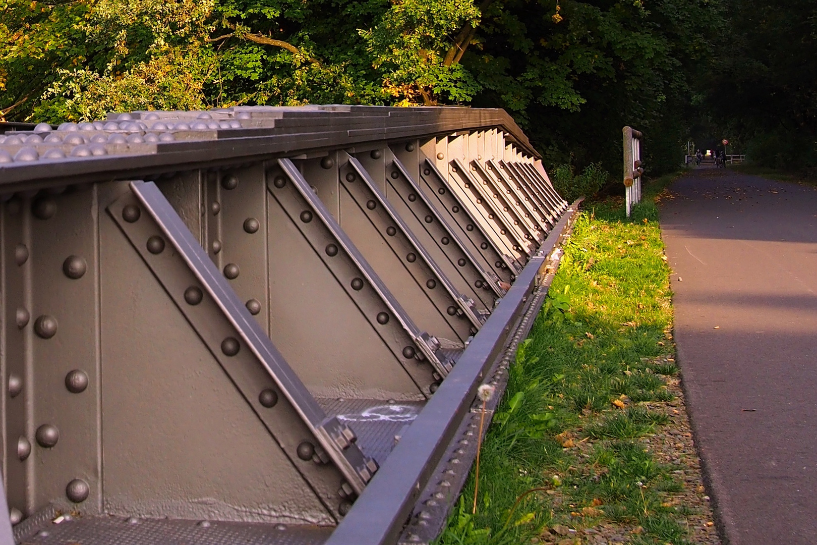 Brücke am Fahrradweg Balkantrasse