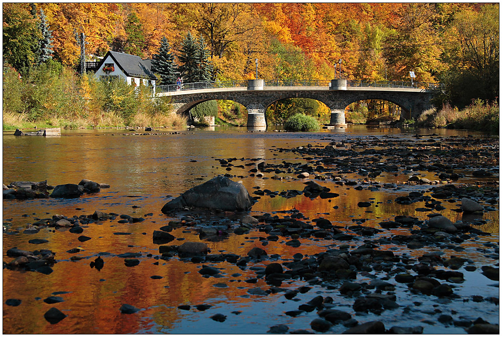 Brücke am Fluss