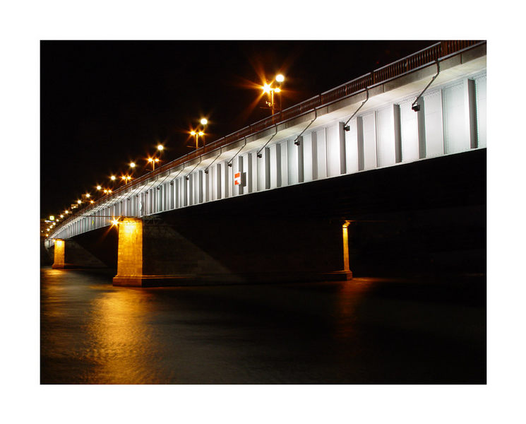 Brücke am Fluss I