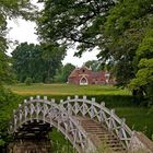 Brücke am Schloß Luisium mit Blick zum Gestüt