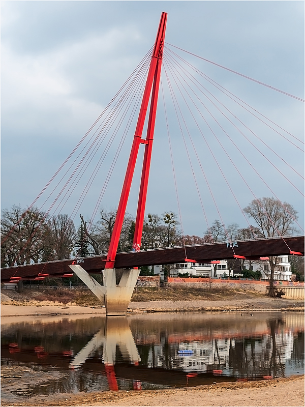 Brücke am Wasserfall