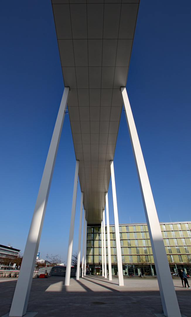 Brücke am Willi-Brandt-Platz