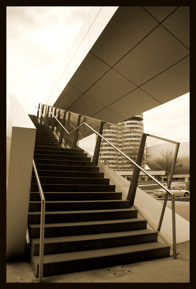 Brücke an der BMW Welt in München