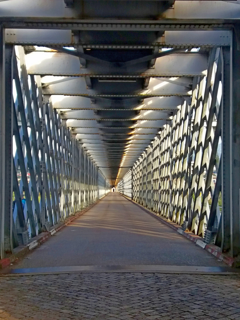 Brücke an der Grenze