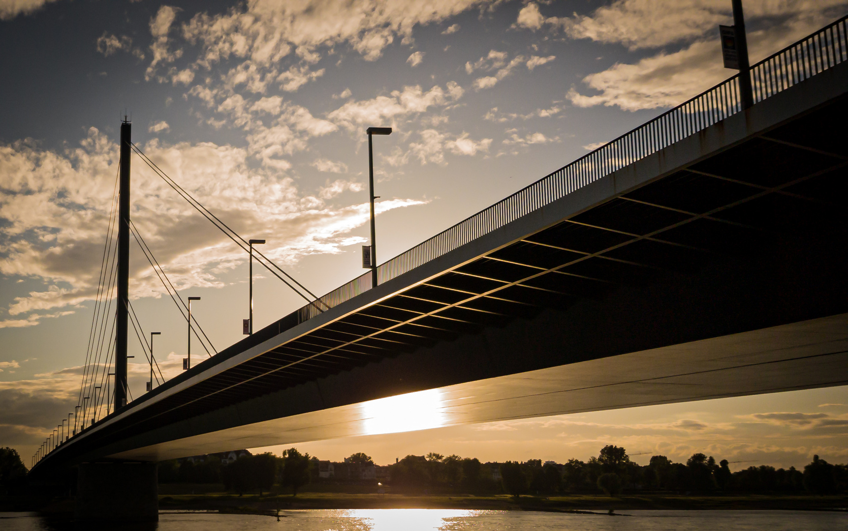 Brücke an der Rheinuferpromenade, Düsseldorf