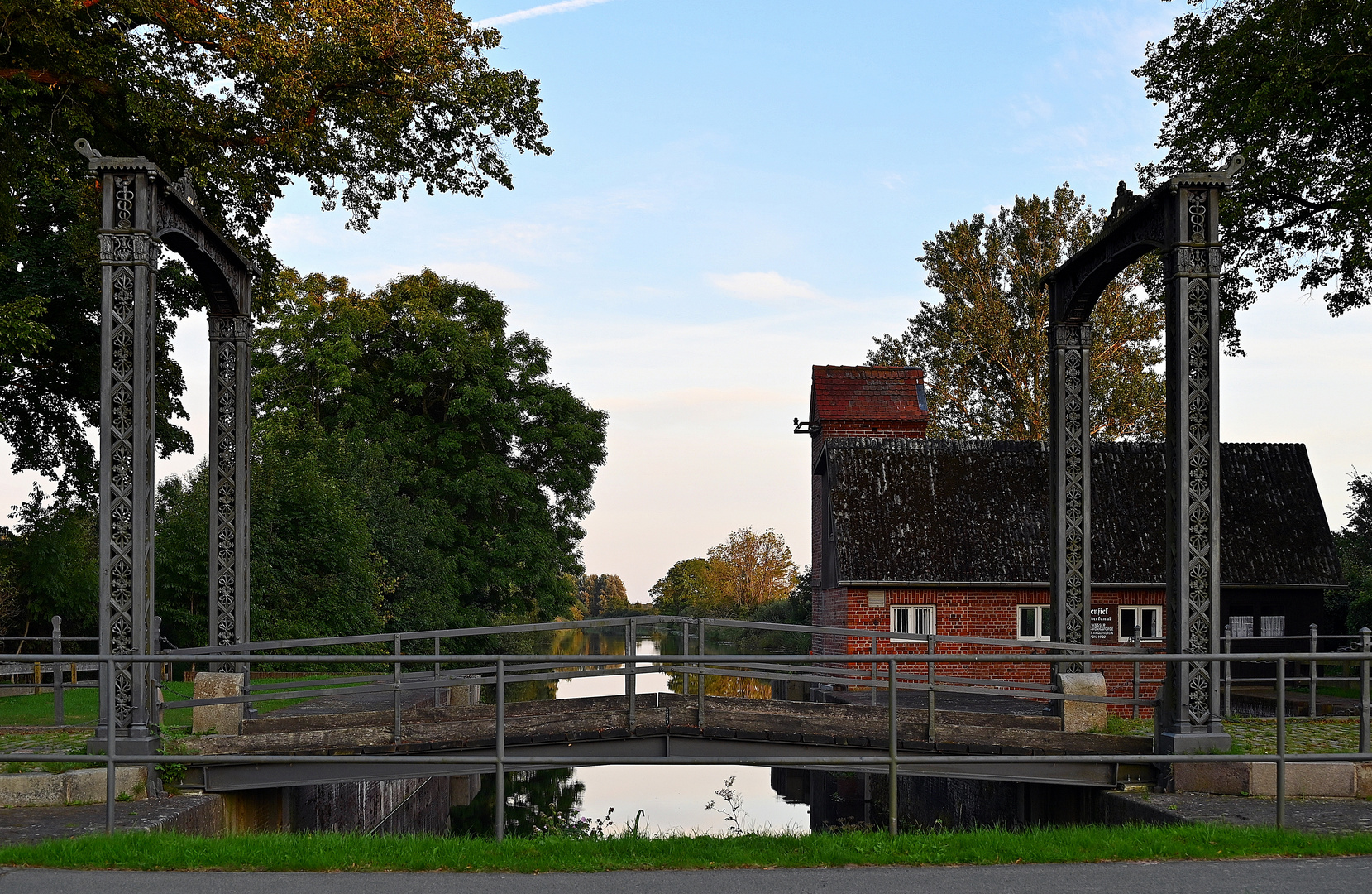 Brücke an der Schleuse Kluvensiek am ehemaligen Eider-Kanal