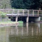 Brücke auf dem kleinen See