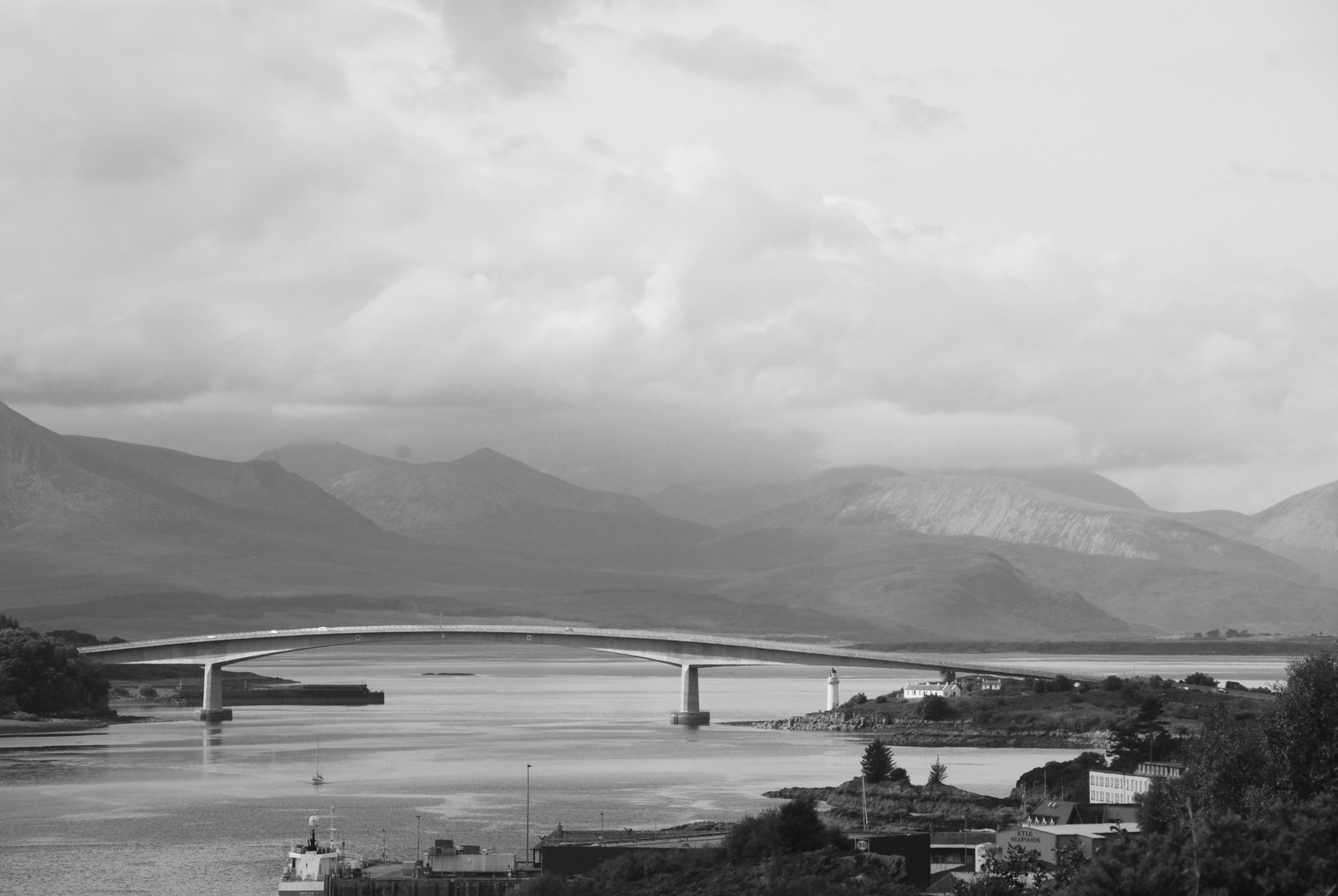 Brücke auf die Insel Skye