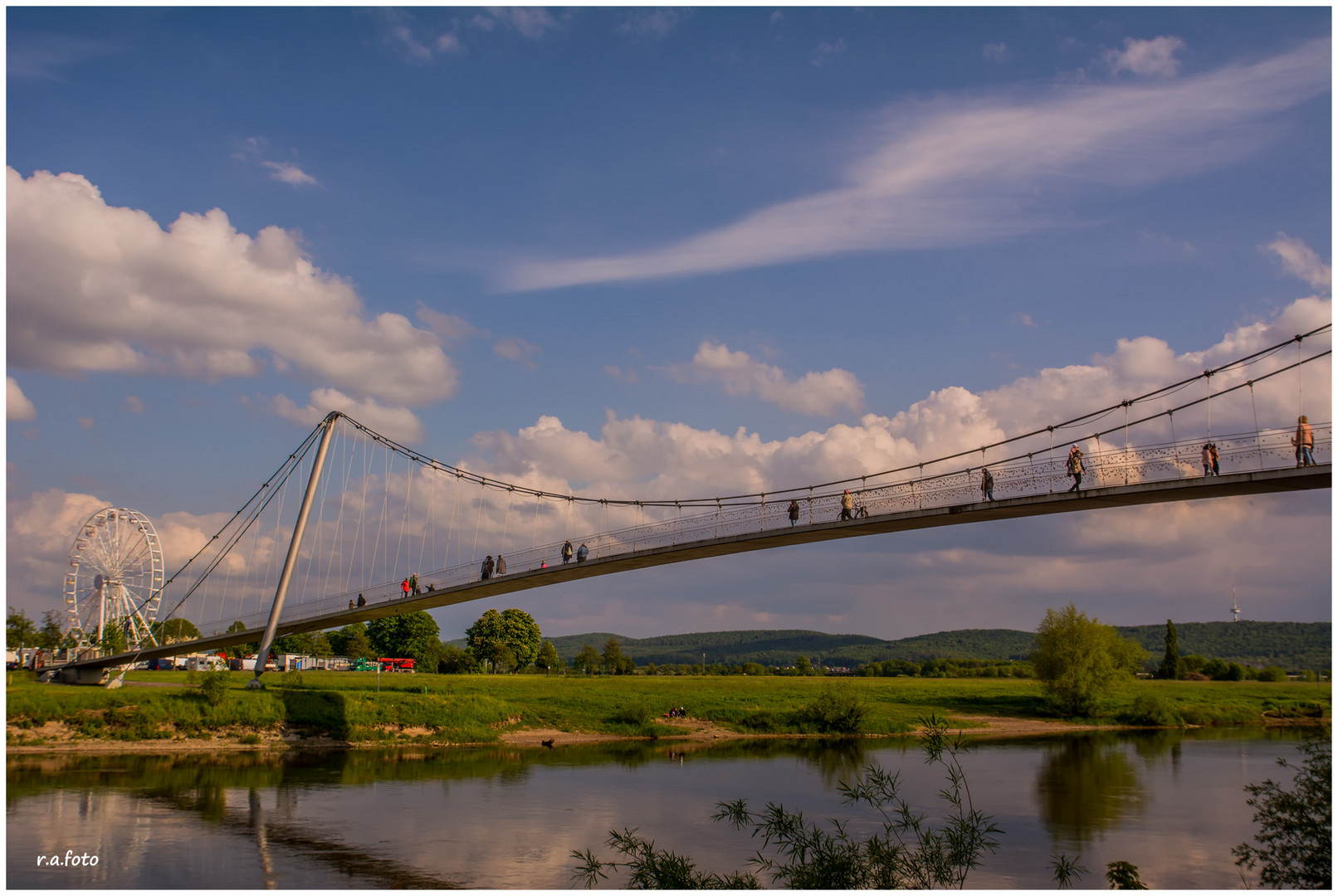 Brücke aus den Wolken