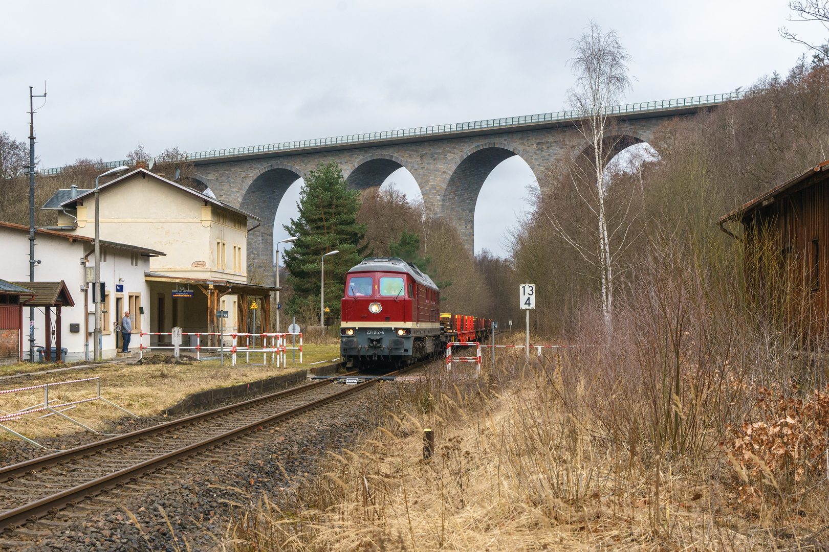 Brücke, Bahnhof und Ludmilla