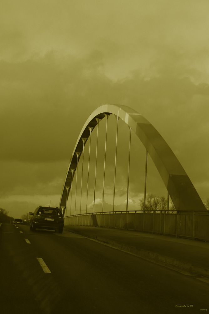 Brücke bei Duisburg Hamborn