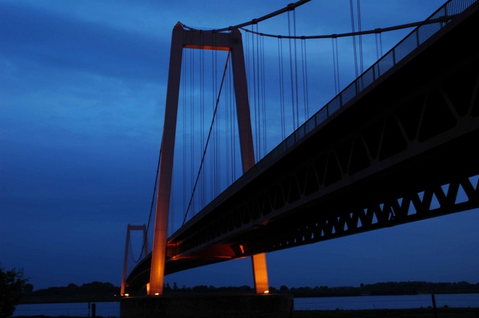 Brücke bei Nacht 2
