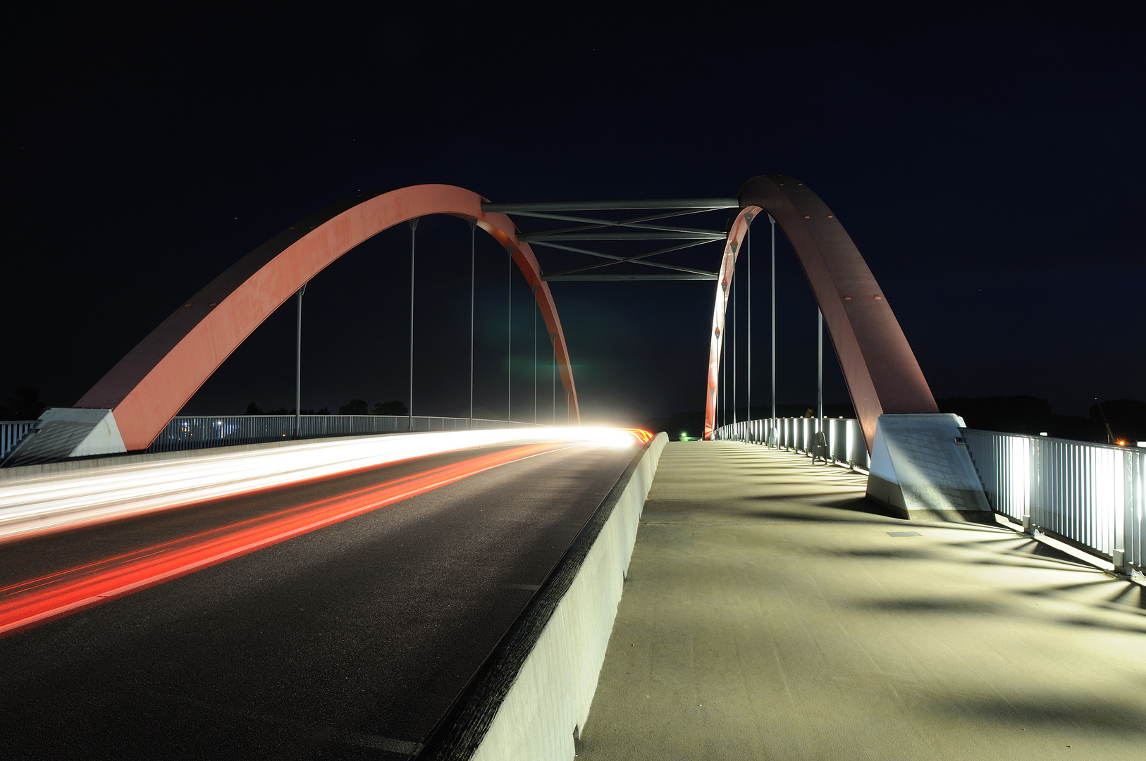 Brücke bei Nacht