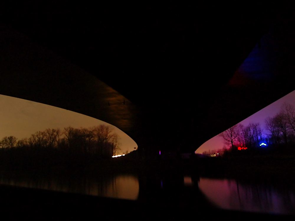 Brücke bei Nacht