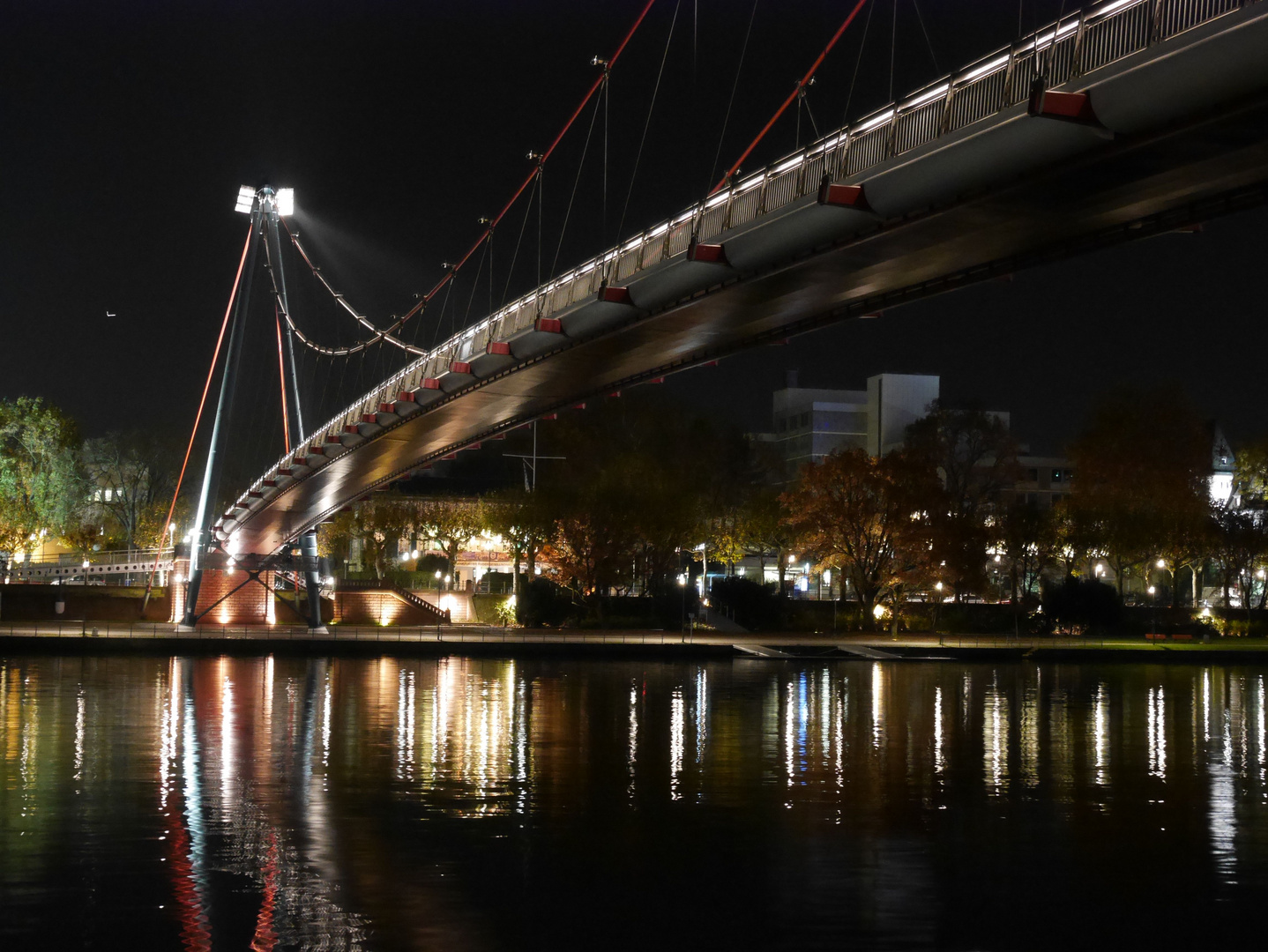 Brücke bei Nacht