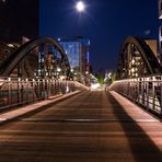 Brücke bei Nacht