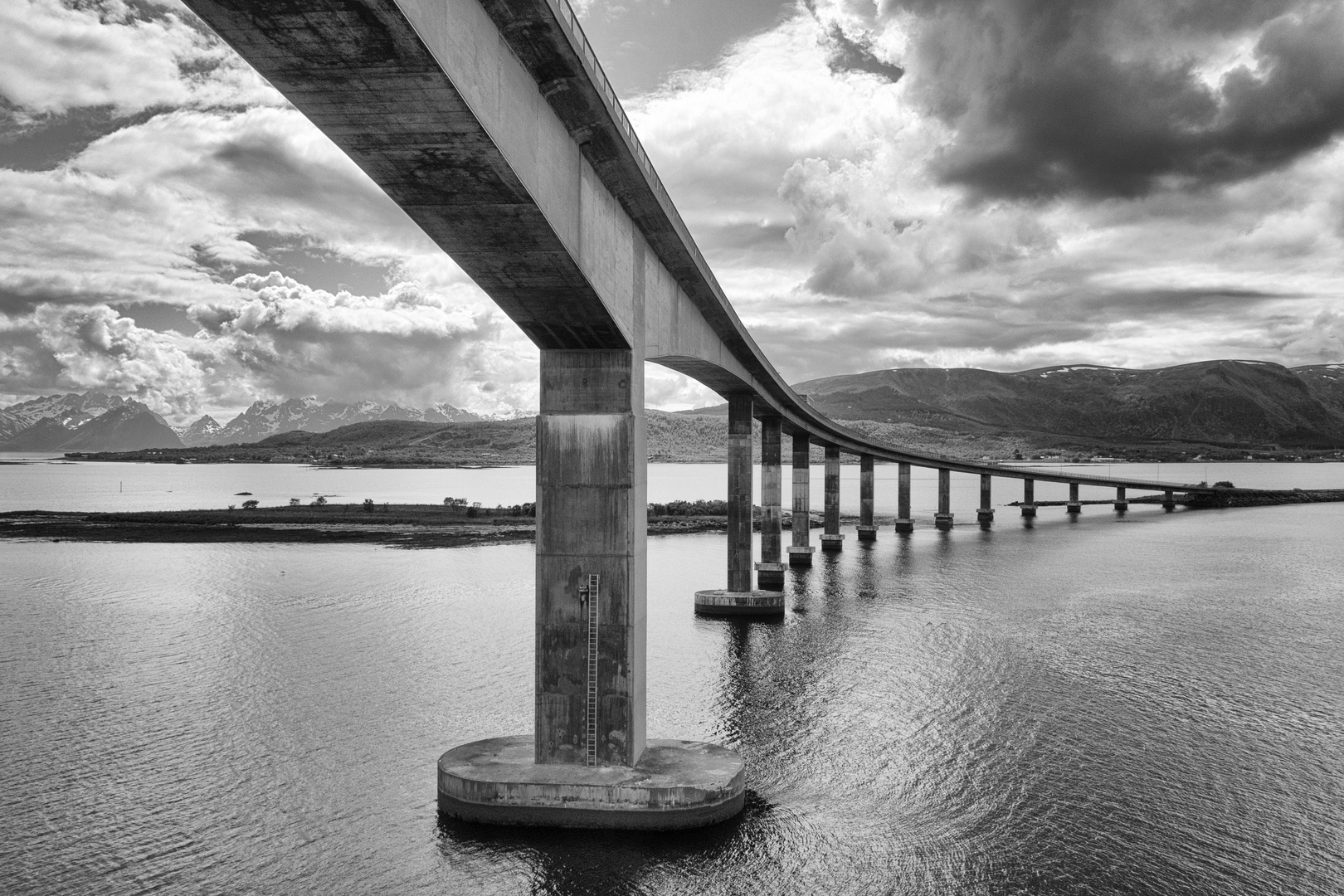 Brücke bei Stokmarknes