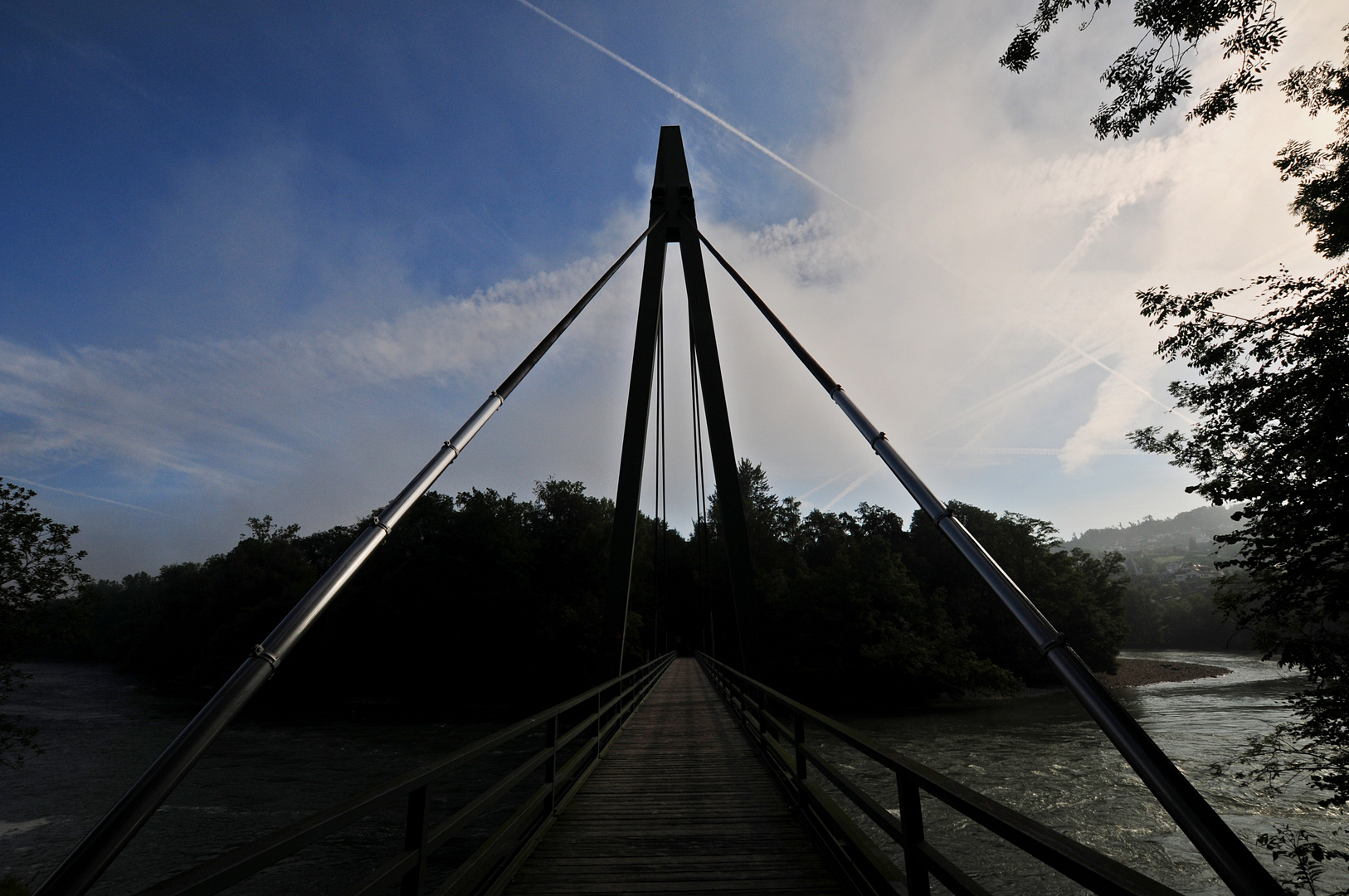 Brücke bei Tagesanbruch