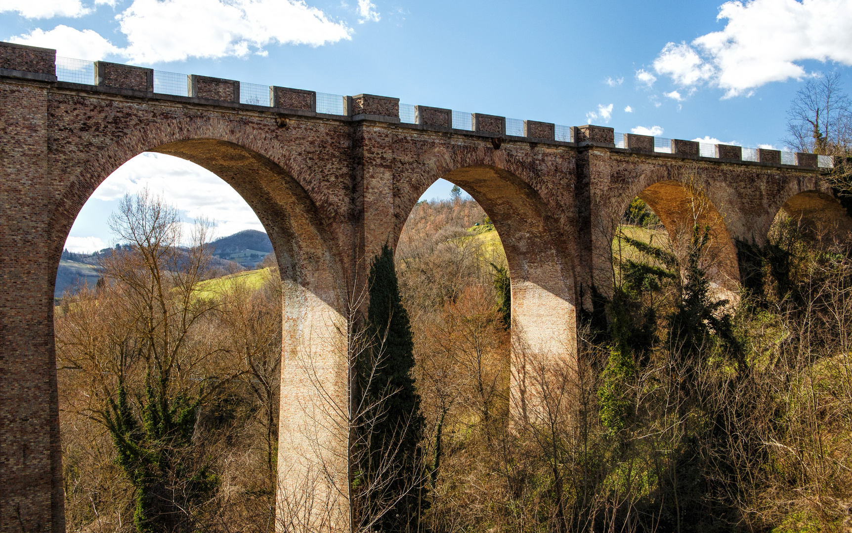 Bruecke bei Urbino