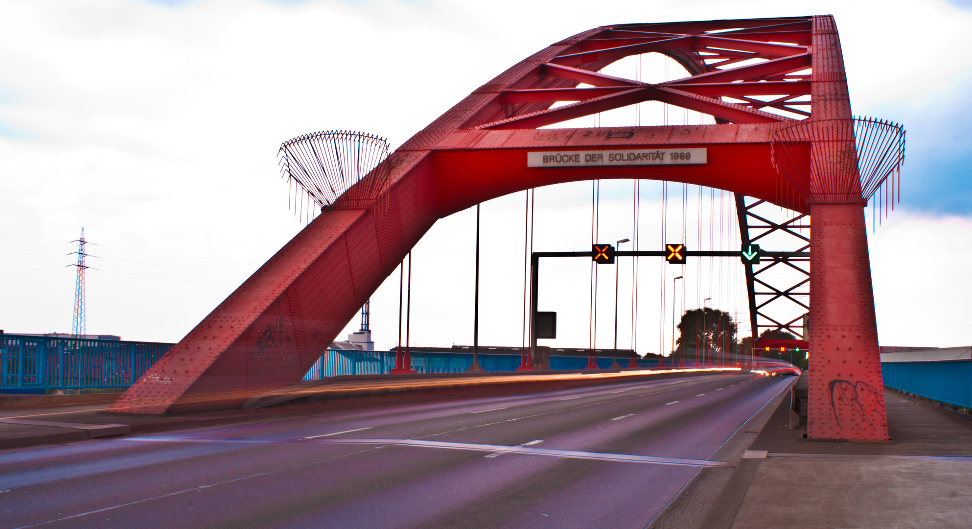 Brücke der Solidarität Foto & Bild | architektur, straßen ...