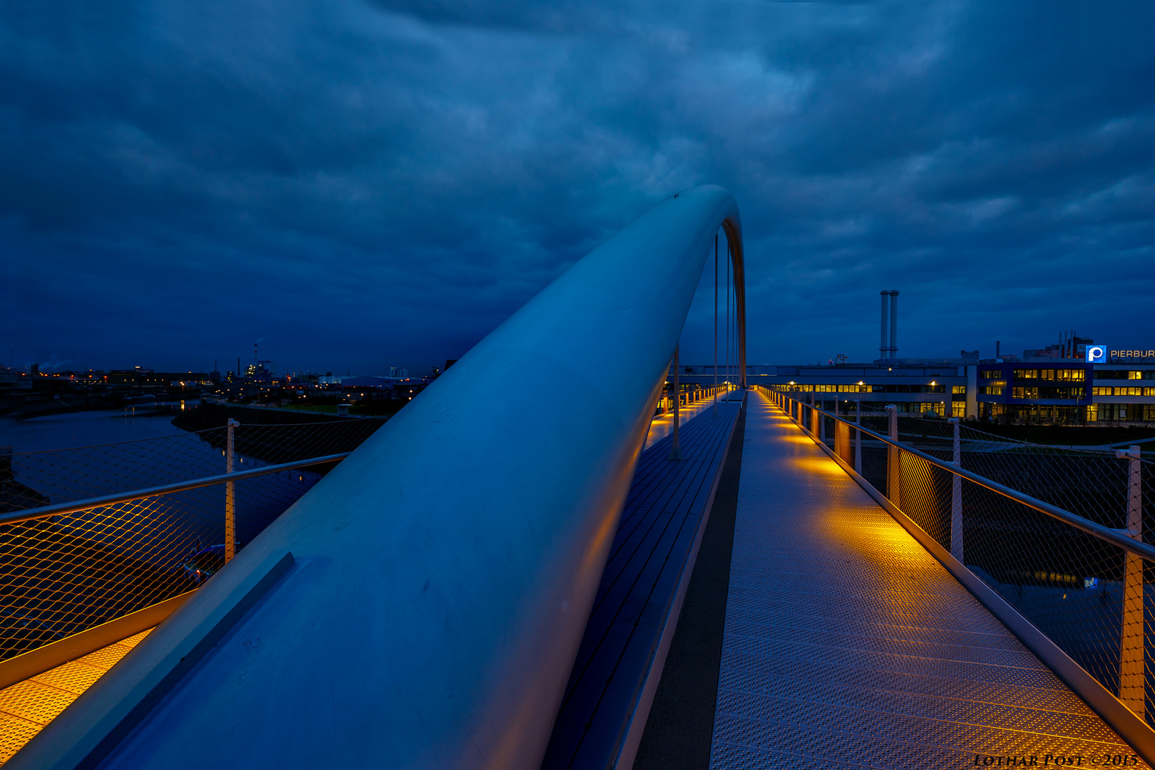 Brücke Hafenbecken 1 in Neuss