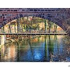 Brücke hinter dem Torbogen