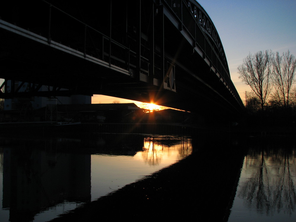 Brücke im Abendlicht