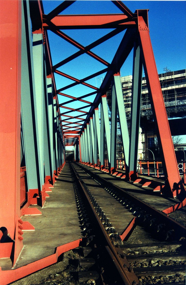Brücke im Duisburger Hafen