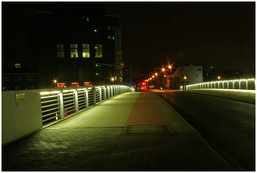 Brücke im Duisburger Innenhafen