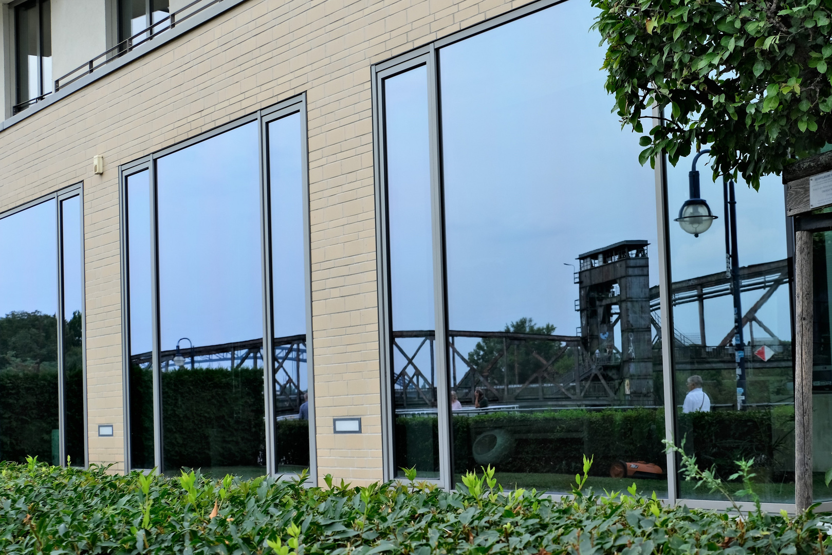 Brücke im Fenster