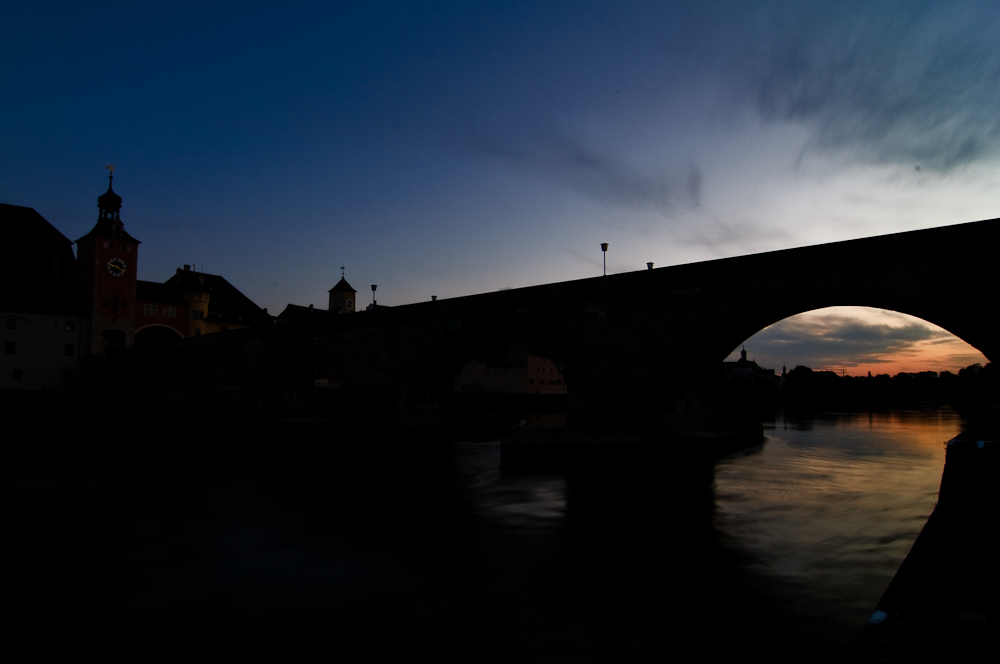 Brücke im Gegenlicht