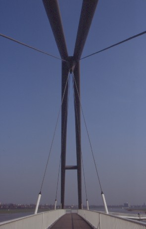 Brücke im Hafen