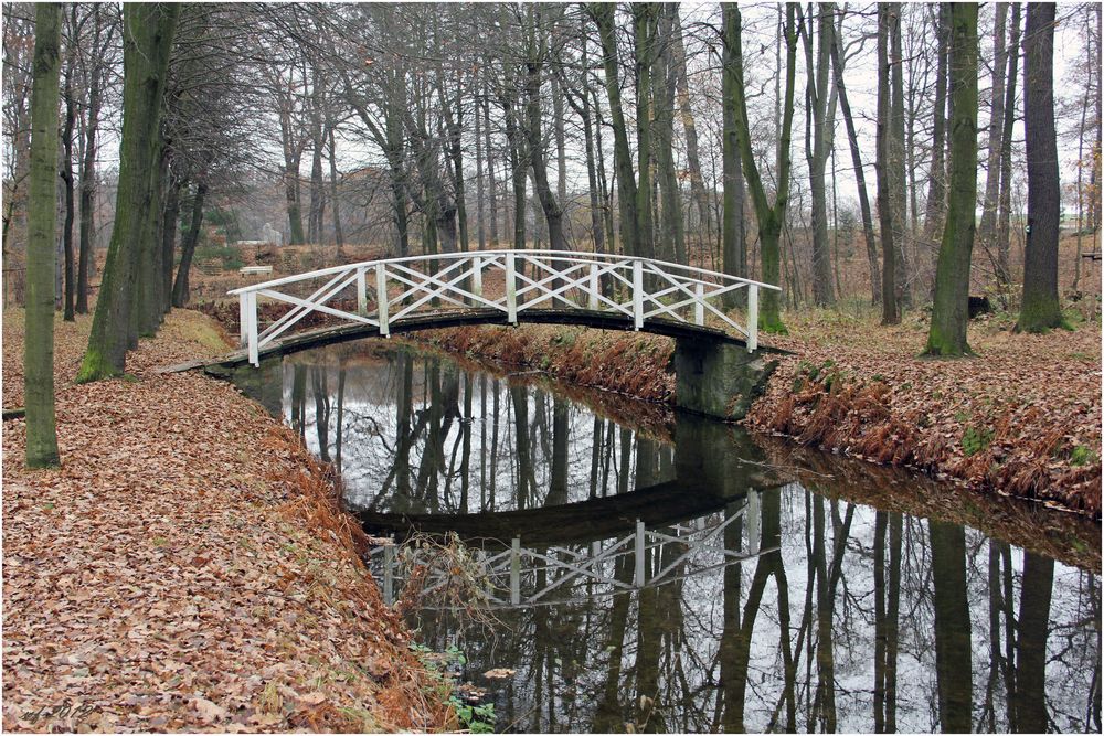 Brücke im Herbst