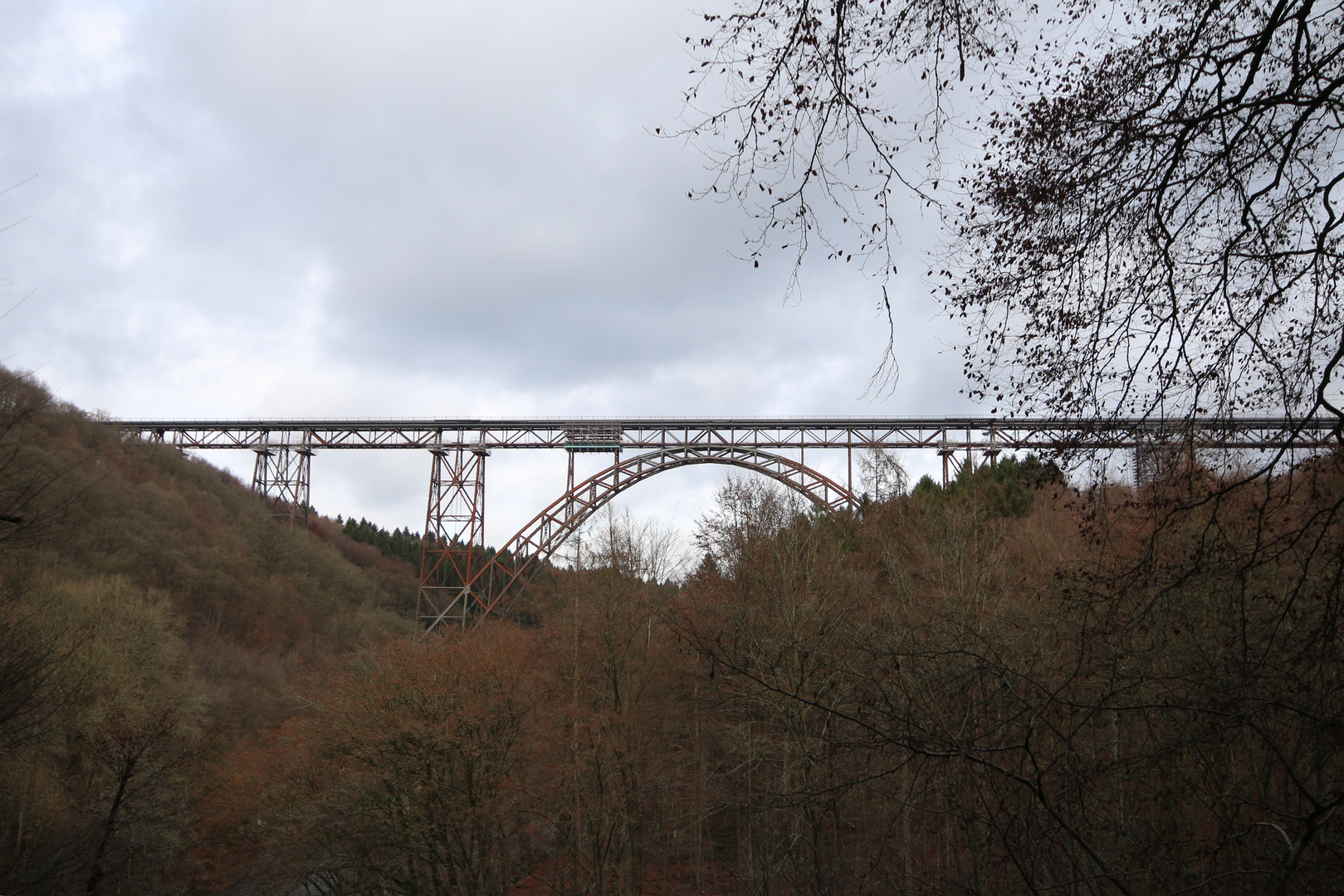 Brücke im Herbst..