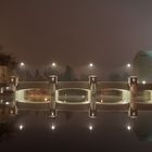 Brücke im Herbstnebel