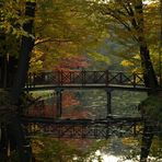 Brücke im Herbstschmuck