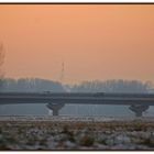 Brücke... Im kalten Januar bei warmer Abendsonne