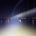 Brücke im Kunstlicht